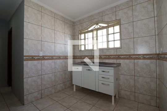 Cozinha de casa para alugar com 2 quartos, 50m² em Asa Sul, Brasília