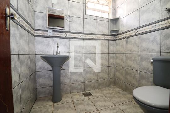 Banheiro Social de casa para alugar com 2 quartos, 50m² em Asa Sul, Brasília