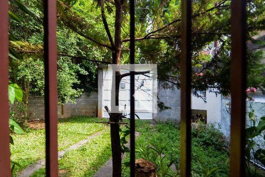 Vista da Sala de casa à venda com 2 quartos, 476m² em Vila Galvão, Guarulhos