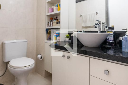 Banheiro 1 de apartamento à venda com 3 quartos, 100m² em Jardim Paulista, São Paulo