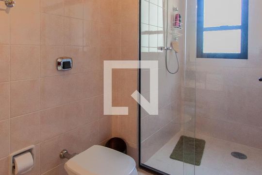 Suíte - Banheiro de apartamento para alugar com 4 quartos, 300m² em Vila Luis Antônio, Guarujá
