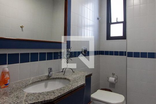 Lavabo de apartamento para alugar com 4 quartos, 300m² em Vila Luis Antônio, Guarujá