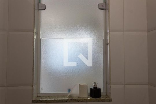Banheiro de serviço de casa à venda com 6 quartos, 350m² em Nova Petrópolis, São Bernardo do Campo