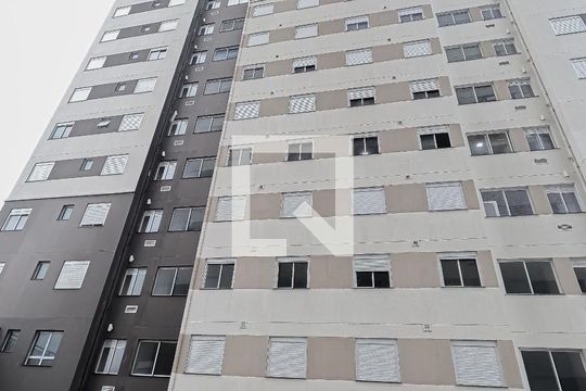 Fachada do bloco de apartamento para alugar com 2 quartos, 41m² em Vila São João, Guarulhos