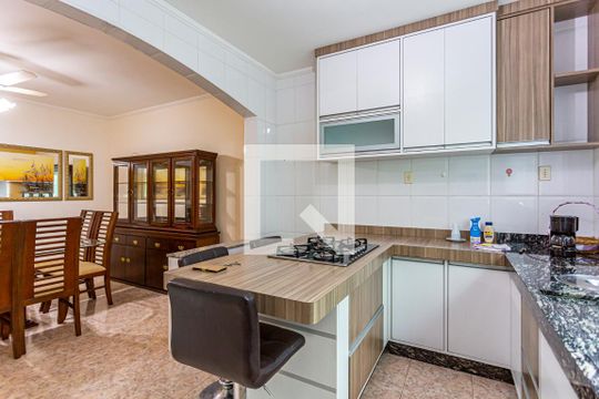 Cozinha de casa à venda com 3 quartos, 300m² em Jardim Santo André, Santo André