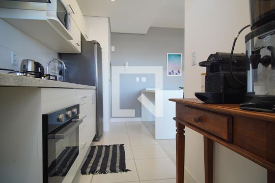 Cozinha  de apartamento para alugar com 1 quarto, 52m² em Petrópolis, Porto Alegre