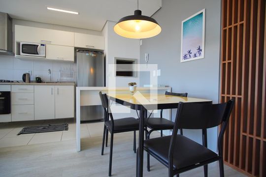 Cozinha  de apartamento para alugar com 1 quarto, 52m² em Petrópolis, Porto Alegre