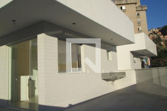 Apartamento para alugar com 2 quartos, 140m² em Santo Antônio, Belo Horizonte