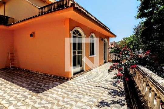 Casa à venda com 4 quartos, 516m² em Santa Efigênia, Belo Horizonte