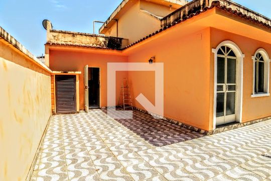 Casa à venda com 4 quartos, 516m² em Santa Efigênia, Belo Horizonte