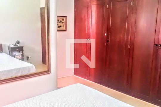 Casa à venda com 7 quartos, 336m² em Santa Lúcia, Belo Horizonte
