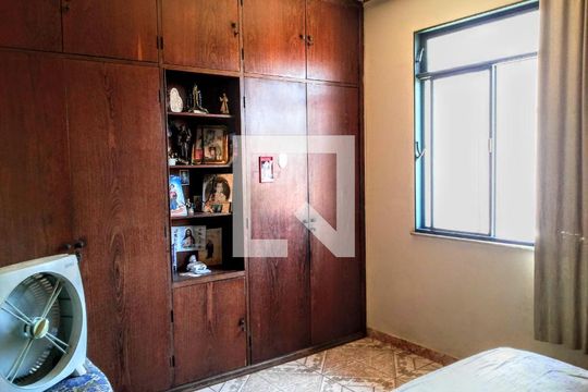 Casa à venda com 4 quartos, 360m² em Ouro Preto, Belo Horizonte