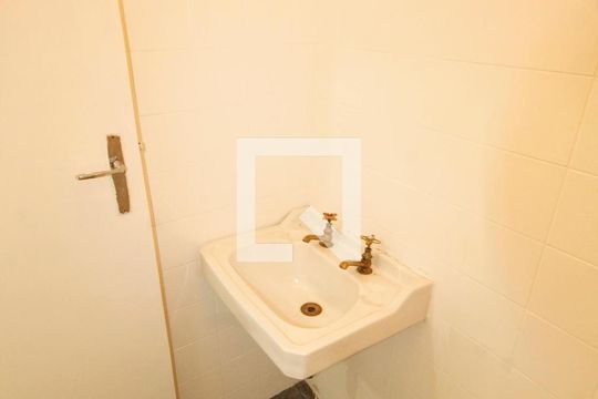 Banheiro de serviço de apartamento à venda com 4 quartos, 356m² em Savassi, Belo Horizonte