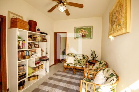 Apartamento à venda com 4 quartos, 177m² em Santa Efigênia, Belo Horizonte