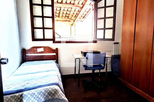 Casa à venda com 3 quartos, 204m² em Horto Florestal, Belo Horizonte