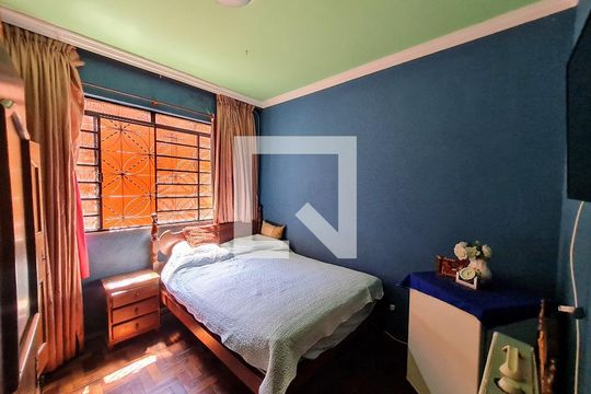 Casa à venda com 5 quartos, 331m² em São João Batista, Belo Horizonte
