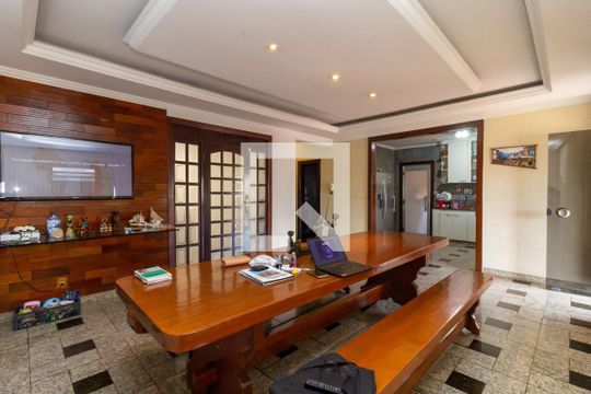 Casa à venda com 4 quartos, 360m² em Camargos, Belo Horizonte