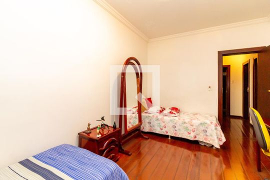 Casa à venda com 4 quartos, 360m² em Camargos, Belo Horizonte