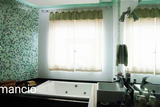 Casa à venda com 3 quartos, 360m² em Cabral, Contagem