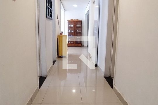 Casa à venda com 3 quartos, 235m² em Jardim Leblon, Belo Horizonte