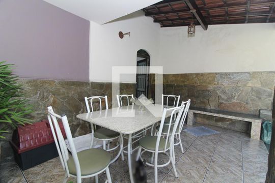Área externa de casa à venda com 3 quartos, 367m² em Santa Branca, Belo Horizonte