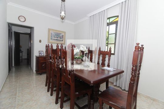 Sala de casa à venda com 3 quartos, 367m² em Santa Branca, Belo Horizonte