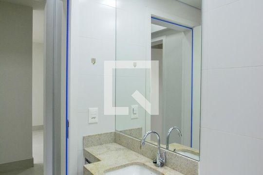 Banheiro de apartamento à venda com 1 quarto, 49m² em Luxemburgo, Belo Horizonte