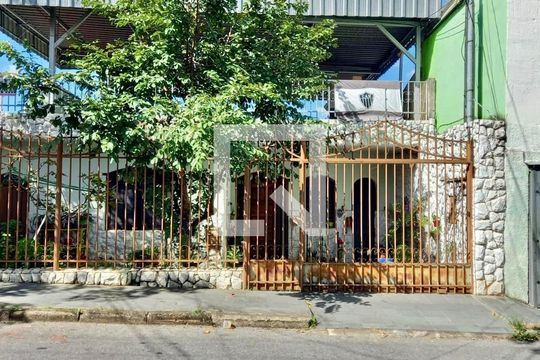Casa à venda com 4 quartos, 212m² em Sagrada Família, Belo Horizonte