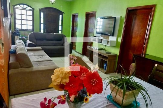 Casa à venda com 4 quartos, 212m² em Sagrada Família, Belo Horizonte
