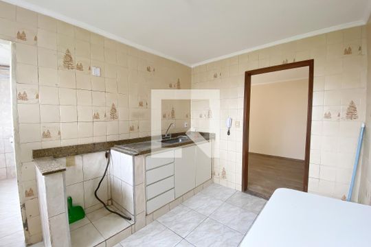 Cozinha e Área de Serviço de apartamento para alugar com 3 quartos, 60m² em I.a.p.i., Osasco