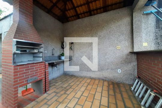 Casa à venda com 4 quartos, 240m² em Jardim Riacho das Pedras, Contagem
