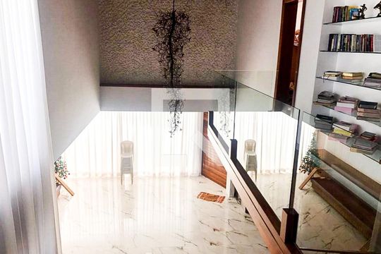 Casa à venda com 3 quartos, 420m² em Centro, Contagem