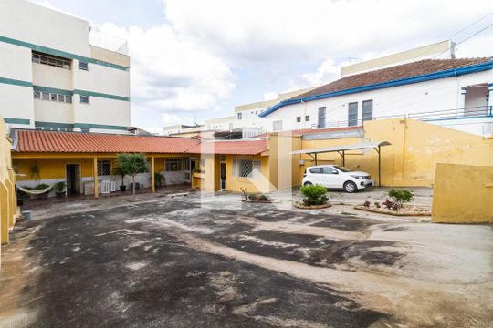 Fachada de casa à venda com 3 quartos, 107m² em Santa Tereza, Belo Horizonte