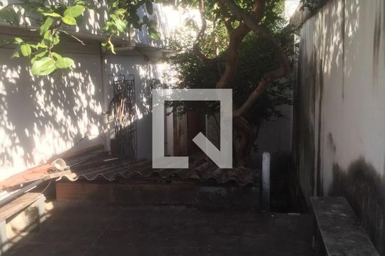 Casa à venda com 3 quartos, 230m² em Santa Tereza, Belo Horizonte