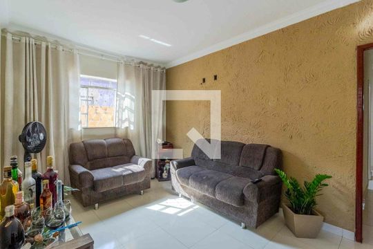 Casa à venda com 4 quartos, 360m² em Industrial, Contagem