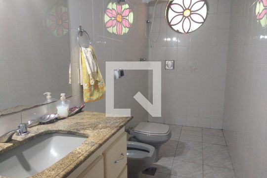 Casa à venda com 3 quartos, 280m² em Camargos, Belo Horizonte
