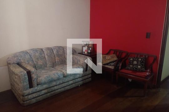 Casa à venda com 3 quartos, 280m² em Camargos, Belo Horizonte