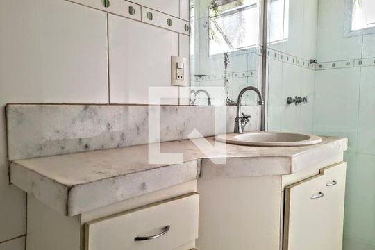 Casa à venda com 4 quartos, 186m² em Santa Tereza, Belo Horizonte