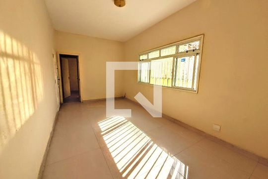 Casa à venda com 4 quartos, 186m² em Santa Tereza, Belo Horizonte
