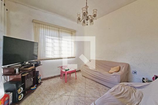 Casa à venda com 3 quartos, 215m² em Renascença, Belo Horizonte