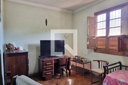 Casa à venda com 4 quartos, 419m² em Cachoeirinha, Belo Horizonte