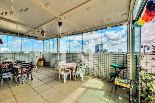 Apartamento para alugar com 3 quartos, 164m² em Itapoã, Belo Horizonte