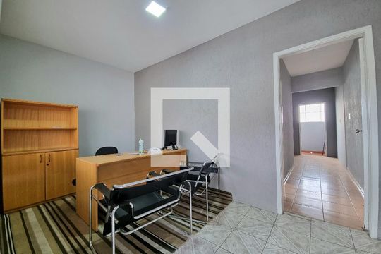 Casa à venda com 4 quartos, 231m² em Alípio de Melo, Belo Horizonte