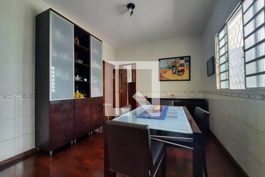 Casa à venda com 4 quartos, 150m² em Jardim Industrial, Contagem