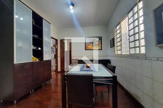 Casa à venda com 4 quartos, 150m² em Jardim Industrial, Contagem