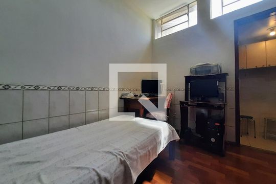 Casa à venda com 4 quartos, 150m² em Jardim Industrial, Contagem