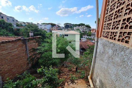 Casa à venda com 3 quartos, 360m² em Palmeiras, Belo Horizonte