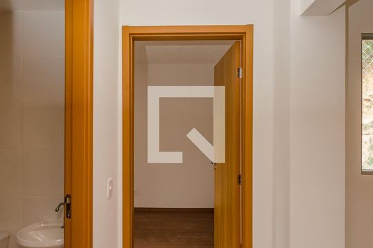 Corredor de apartamento para alugar com 2 quartos, 47m² em Engenho Nogueira, Belo Horizonte