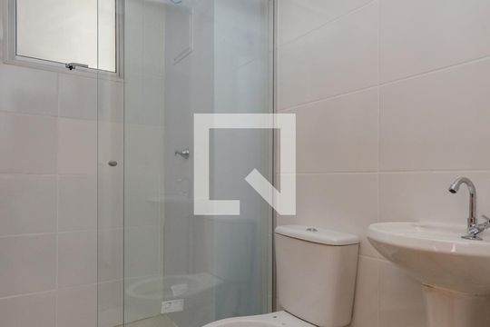 Banheiro de apartamento para alugar com 2 quartos, 47m² em Engenho Nogueira, Belo Horizonte