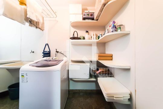 Área de Serviço de apartamento para alugar com 4 quartos, 353m² em Parque Enseada, Guarujá